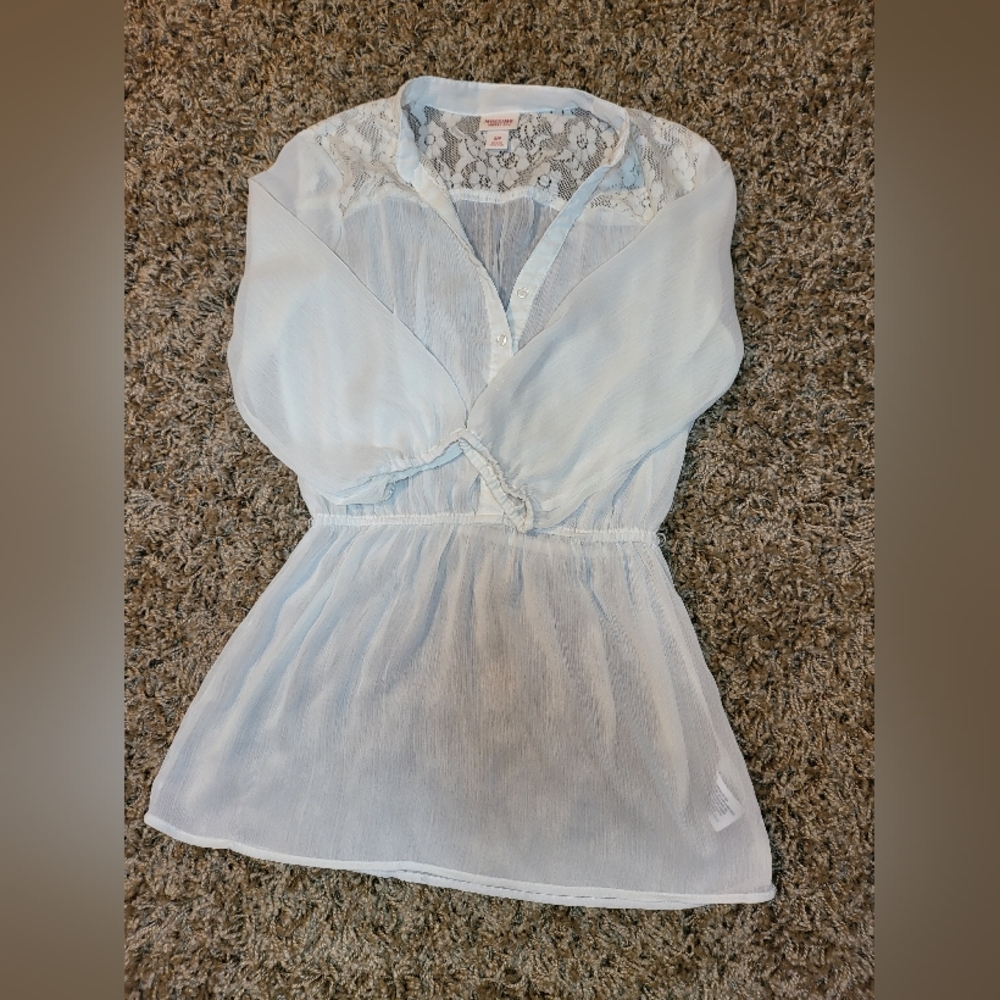 -Mossimo mesh sheer-3/4 sleeves crochet shoulders.-Drawn-in waistline Size SM